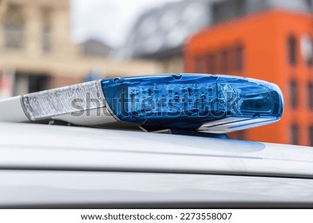 picture of a blue light on a German polic car