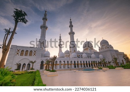 Evening Before Maghrib at the Sheikh Zayed Mosque, Solo Royalty-Free Stock Photo #2274036121