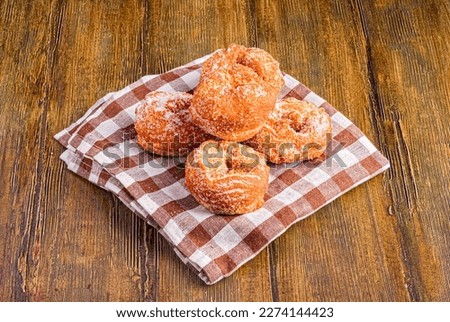 anis donuts on a kitchen towel