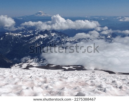 Inspiring View of Cascade Range, Mount Rainier to Camp Muir