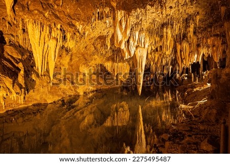 Interior view of the Meramec Caverns at Missouri Royalty-Free Stock Photo #2275495487