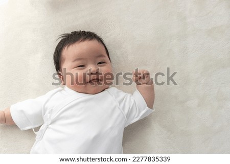 Laughing baby (0 years old, 3 months old, Japanese, girl)