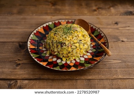 Spicy fried rice with curry flavor