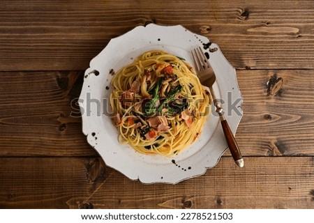 Pasta with tomato and cod roe in Japanese flavor