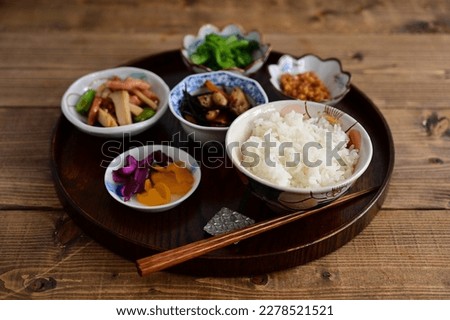 simmered hijiki and small dish