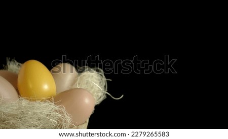 Background texture of egg and egg shells on the wooden background, design for card, invitation easter theme