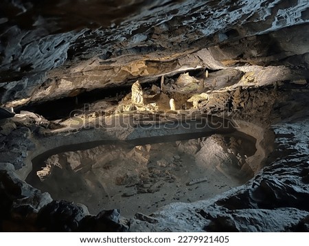 The St. Beatus caves – a natural wonder by Lake Thun (St. Beatus-Höhlen – das Naturwunder am Thunersee oder St. Beatus-Hoehlen), Interlaken - Canton of Bern, Switzerland (Schweiz)