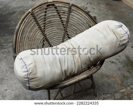 Drying bolsters outside the house when the sun is bright so it's not moldy

