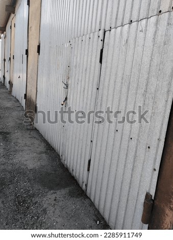 large hangar doors in car boxes