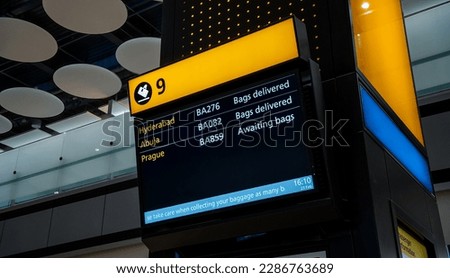 Airport flight and baggage carousel information screen