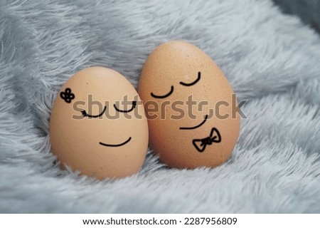 eggs with a happy expression when sitting with a partner, expression mental health