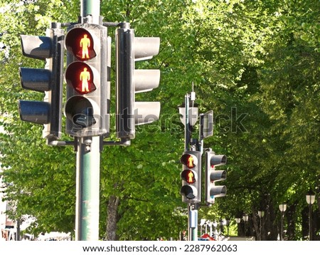 Traffic lights: Where to? Where should I go?