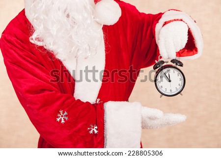 Santa Hold A Clock