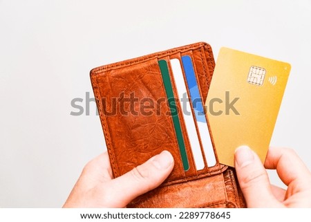 number less credit card and wallet