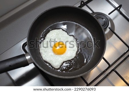 Breakfast Viewpoint: The surface textures of cooking a fried sunny side up egg 