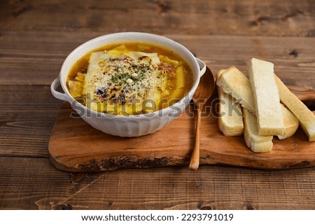 Curry Soup with Penne and Toast