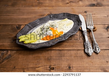 White asparagus with mayonnaise sauce