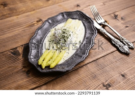 White asparagus with mayonnaise sauce
