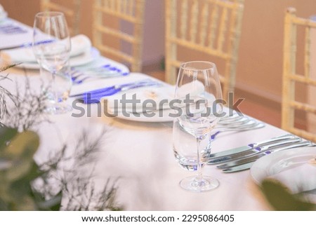 Elegance table set up with flowers for wedding