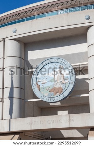 A picture of the Great Seal of the State of California, on the facade of the State of California Public Utilities Commission in San Francisco.
