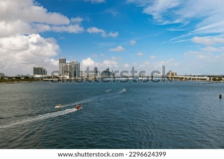 miami skyline horizon. miami skyline and cityscape. miami skyline with boats. photo of miami skyline