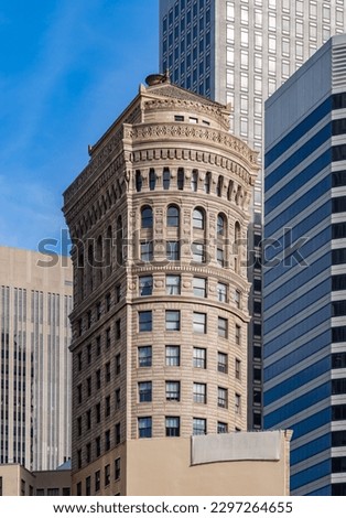 A picture of the Hobart Building, in Downtown San Francisco.