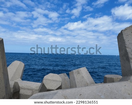 A picture of the sea