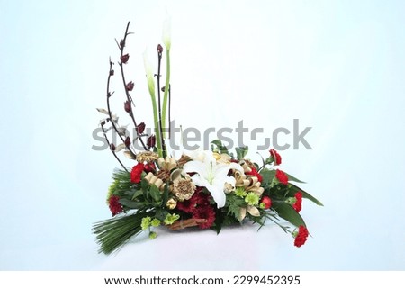 Many kinds of beautiful flowers Arranged in a basket, vase to give as a gift.