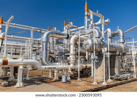 Exchanger afternoon of tank oil refinery pipeline plant steam vessel and column tank oil of Petrochemistry industry.