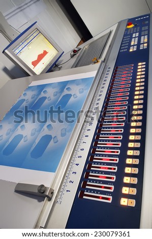 Hardware control panel and monitor printing