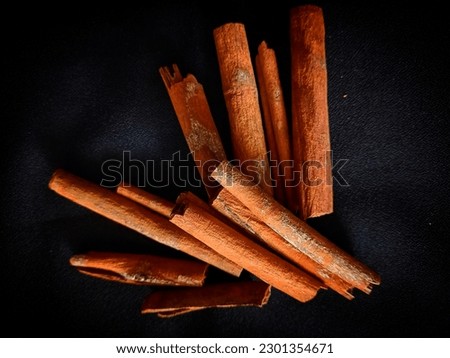 Cinnamon, one of the spices, is mostly used to enhance the aroma of food, and cinnamon has health benefits