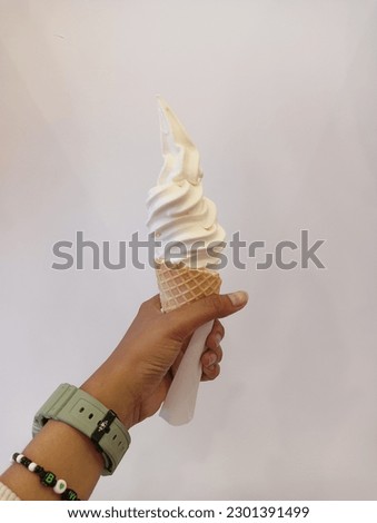 a very delicious white ice cream
