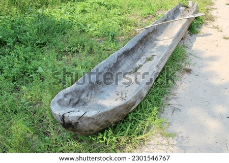 A replica Mishoon Canoe, similar to the ones used by the Wampanoag tribes in the northeast.