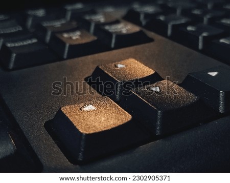 This is a photo of the keyboard which I photographed under the yellow icon
