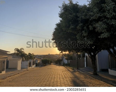 The Sun contemplating this morning, 7:14 am May 15, 2023, Monday, 18 degrees. Location: Bairro Santa Maria, city of Presidente Venceslau- SP, Brazil.