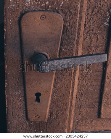 The door handle and lock