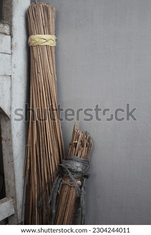 old broom stick that is not used at this time