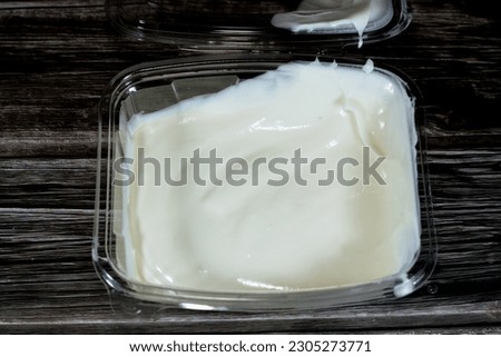 Creamy Cheese Spread, delicious cheesy flavor enhances the taste of the meal, can be used over toasted bread, sandwiches, pizza, and burgers, a soft, mild-tasting fresh cheese made from milk and cream