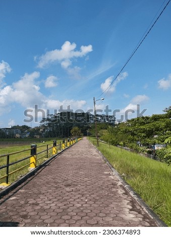 picture of a jogging track