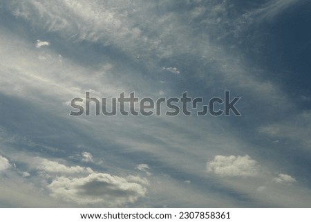 Natural scenery of daytime blue sky. Raw-Jpeg, raw file.
