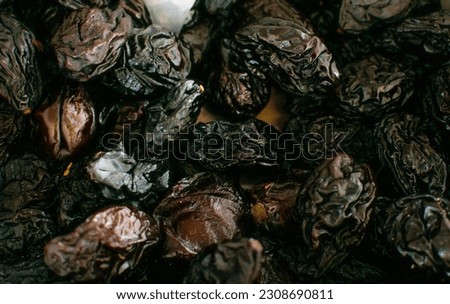 Image of dehydrated figs stocked in market for consumption.