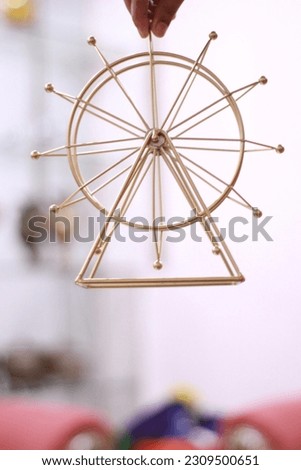 Modern Rotatable  Wheel Ornaments Home Decoration,Living Room Bookshelf,hanging Decorations Object-Modern Gold Metal Sculptures

