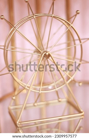Modern Rotatable  Wheel Ornaments  on mirror with stripes background Home Decoration,Living Room Bookshelf,hanging Decorations Object-Modern Gold Metal Sculptures