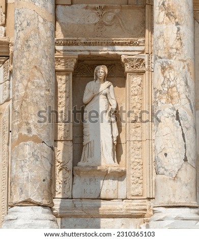 A picture of the Arete statue on the Library of Celsus at the Ephesus Ancient City, representing bravery.