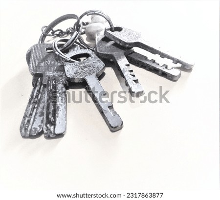 photo of an old keys