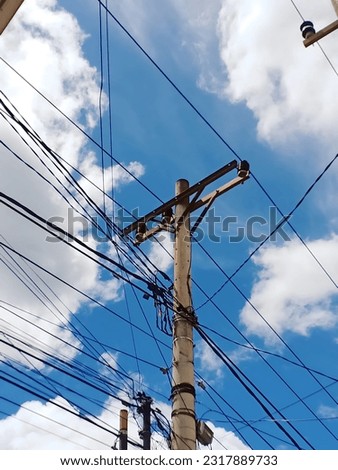 electric poles that connect electricity in the city to the area as a link