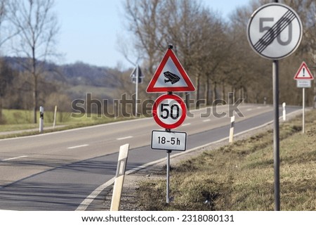 toad migration warning sign on german street