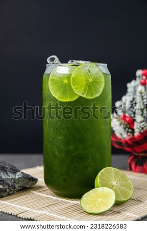 Ice Lemon Green Tea in a glass