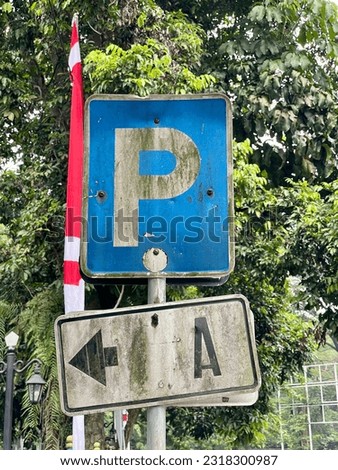 Parking sign direction. Photo taken in Bogor - Indonesia, 2023.