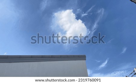 Picture of the sky and clouds taken from the roof, Pathum Thani Province
